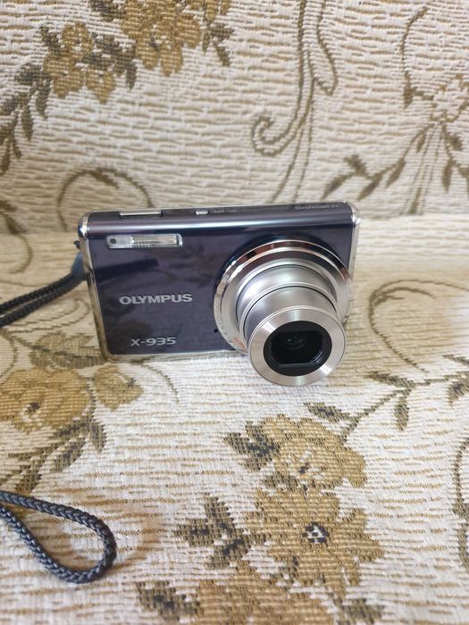 Продам цифровой фотоаппарат Olympus X-935