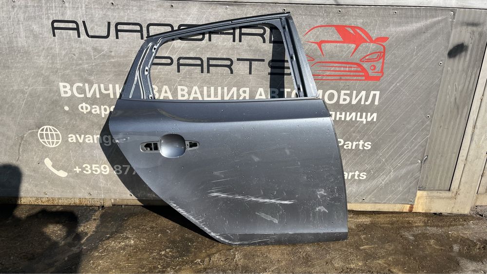 Задна дясна врата Volvo V40 (2012-2019)