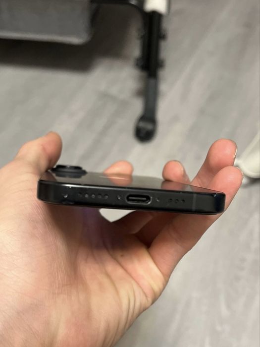 Айфон 16 128 гб 90% емкость. Коробка документы есть.