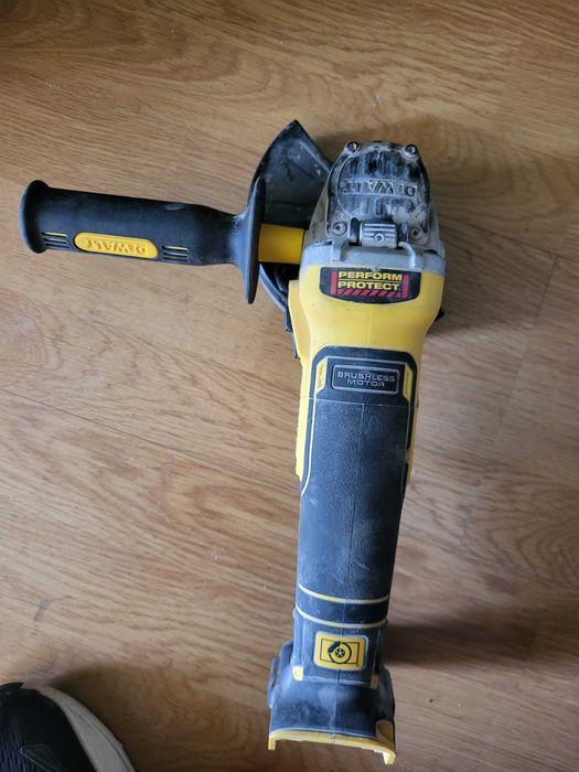 Ploizor Unghiular DEWALT DCG405