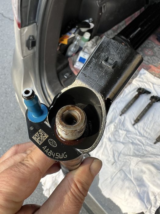 Продам форсунки дизельные 33800-2F000 на Санта фе