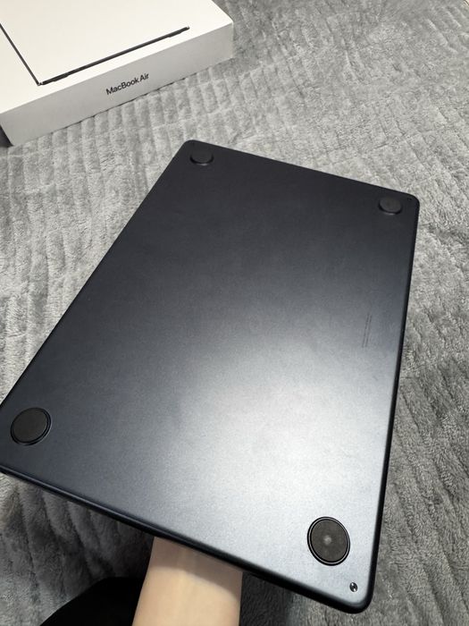 MacBook Air M2  в отличном состоянии