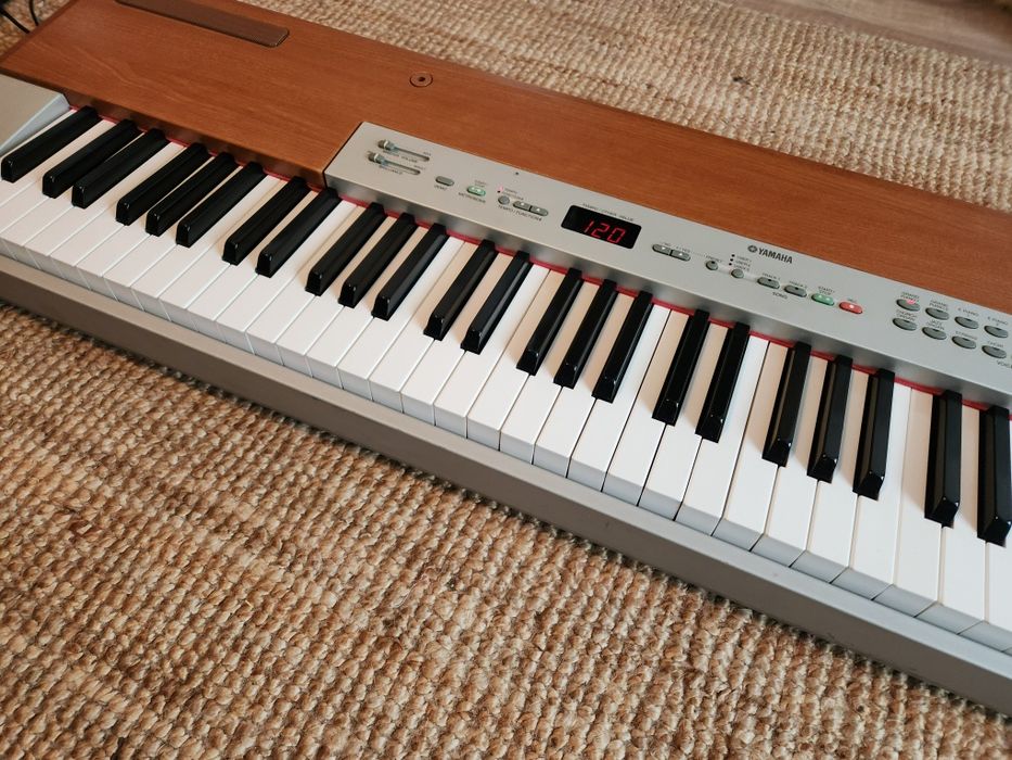 Orga / pian Yamaha p120S