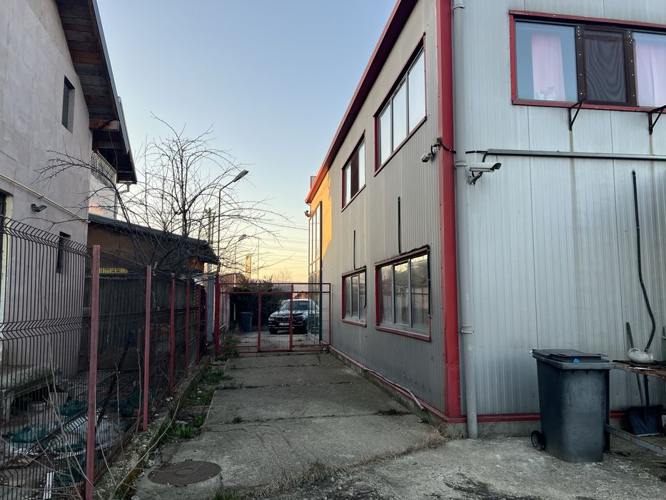 Hala Showroom+Service Raureni 4 benzi 300mp plus curte betonata