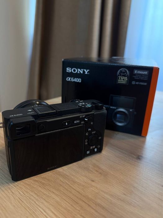 Sony a6400 + kit 16-50 f3.5-5.6