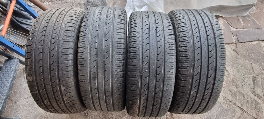 Goodyear EfficientGrip SUV 235/50 R19 103V