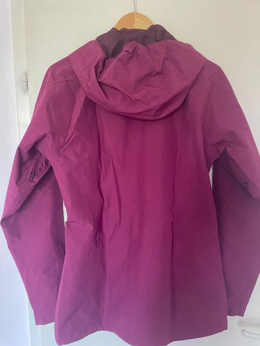 Дамско яке против вятър и дъжд на норвежката фирма Norheim