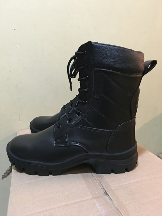 Bocanci inalti ptr politie, politie de frontiere etc.