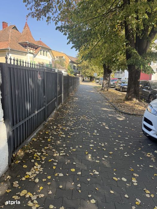 Teren de vânzare, acces pavat, utilități complete