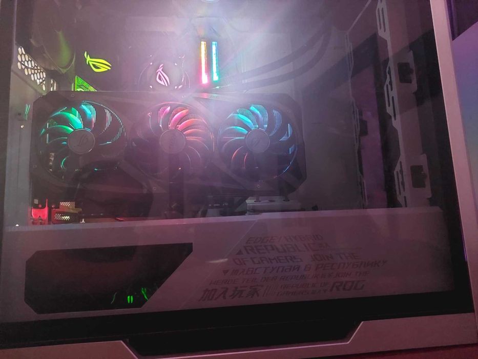 Asus Rog Strix- Геймърски шедьовър-5800x3d, Rtx 3080