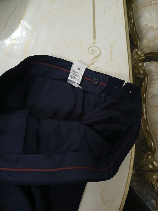 Продам костюм тёмно синего цвета