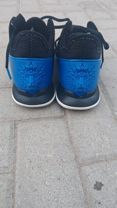 Nike LeBron Witness 4