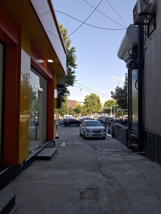 Продам 2 магазин под одним кадастром в центре города