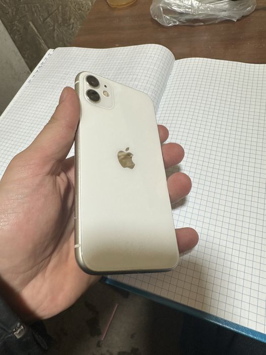 iPhone 11 память 64 емкость 73