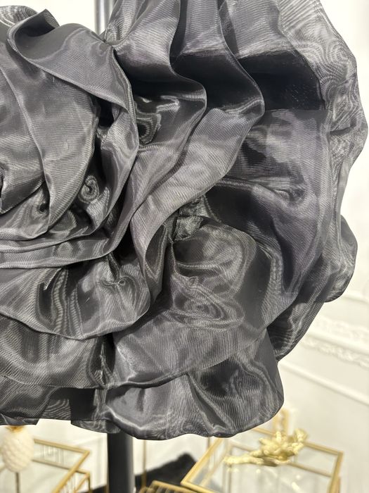 Черен топ с рози , нов