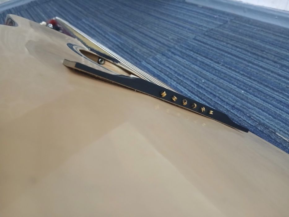 Продам гитару срочно