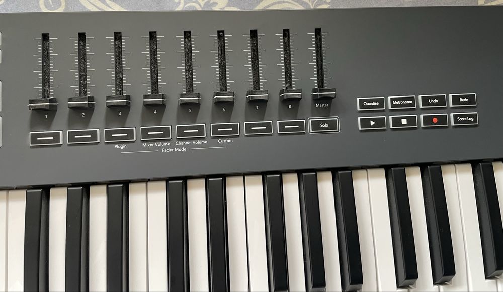 Novation FLkey 61 MIDI Миди клавиатура