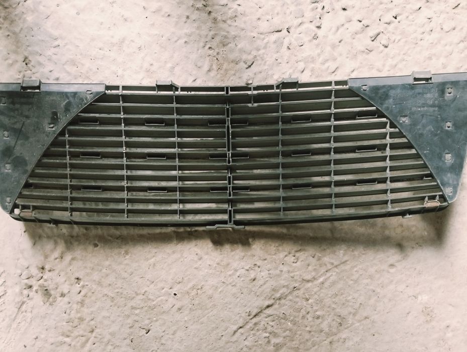 Решётка радиатора на мерседес 210