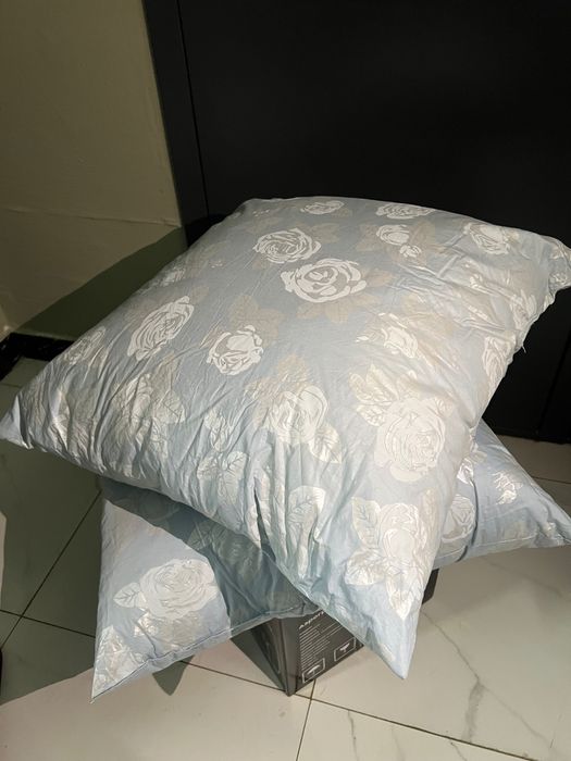 Подушки пуховые б/у