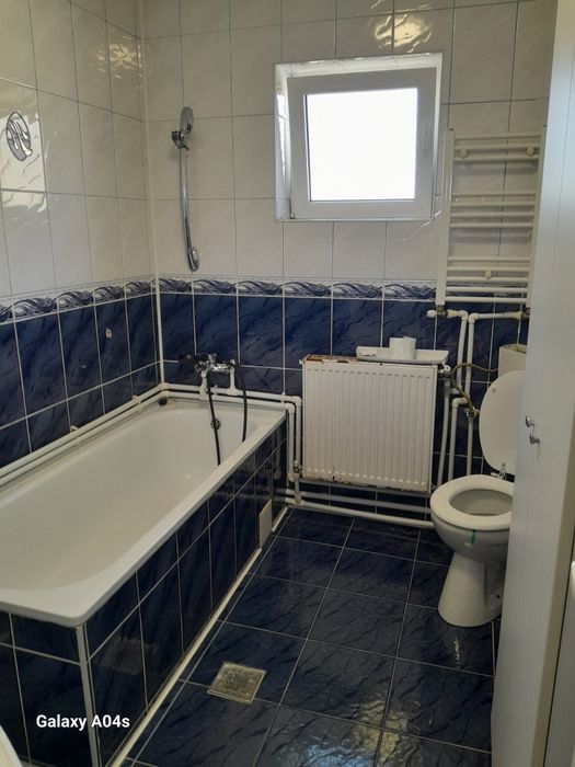 Închiriez apartament în vila