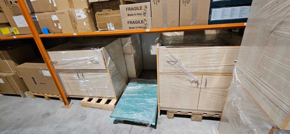 Модулни витрини и шкафове за магазин