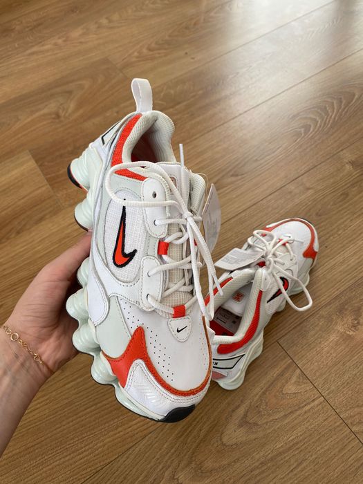 Чисто нови дамски обувки Nike Shox TL