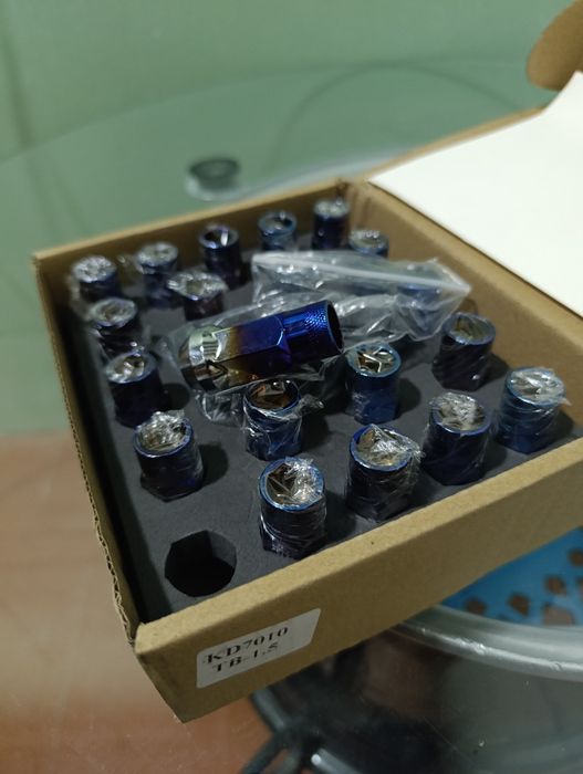 Колесные гайки на авто разных видов!