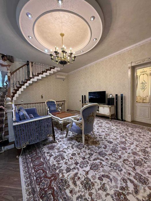 Яккасаройский Продается участок 6 сотых  144 школа 12 комната