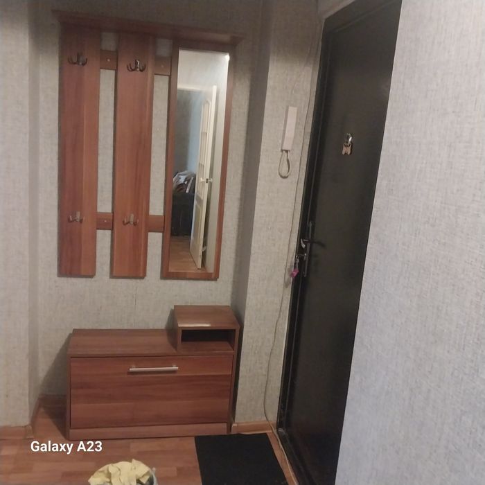 Прихожая вешалка