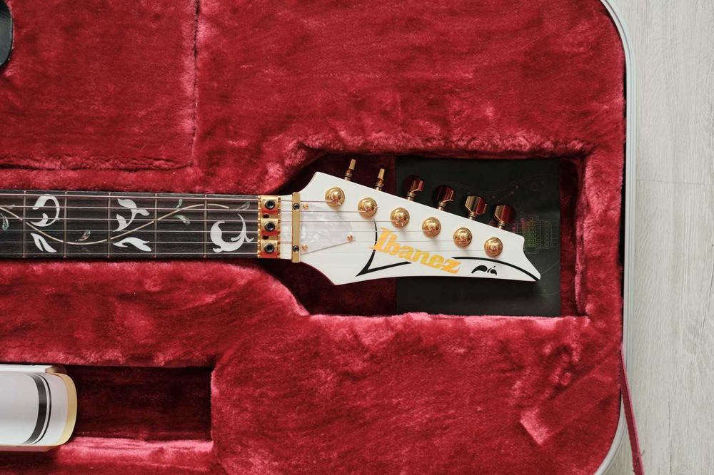 Ibanez PIA Steve Vai SW – Made in Japan – Отлично състояние