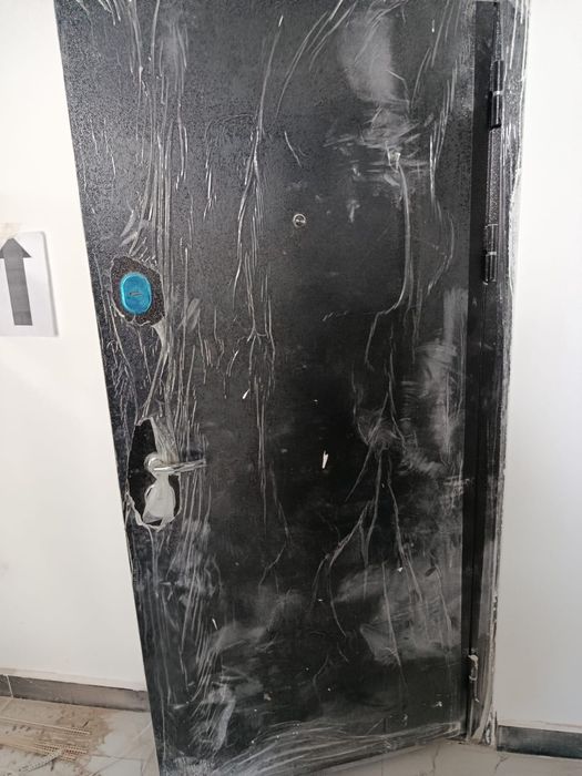 Продам дверь новую