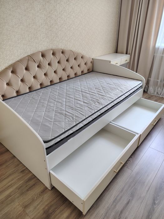 Кровать детская с матрасом