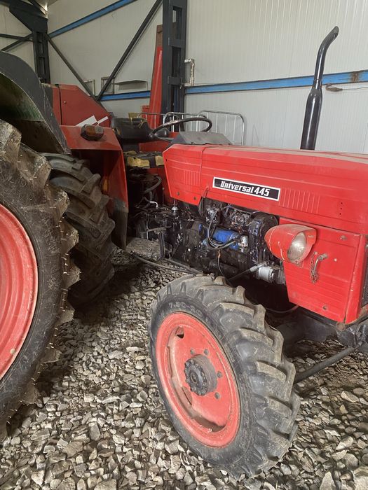 Tractor universal 445 cu carte rar