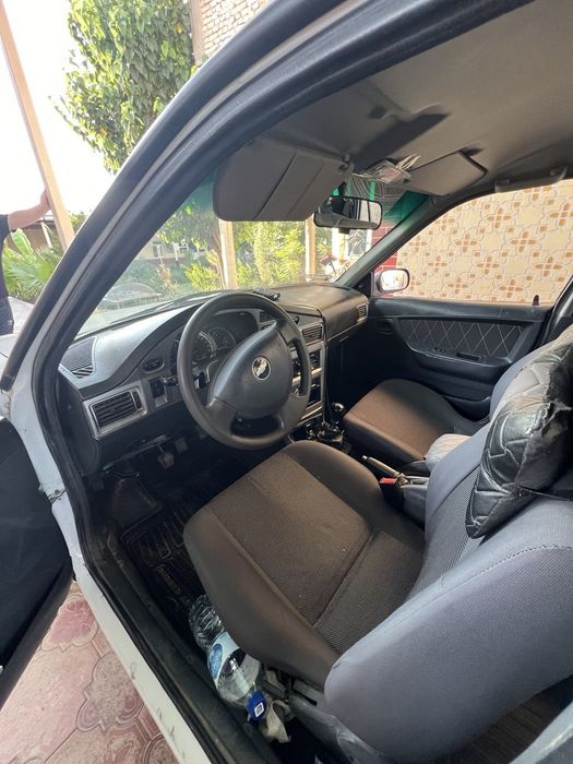 Nexia 2 dons 1.6L holati yaxshi qarab minilgan