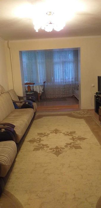 3-комнатная в центре рядом с Flagman: первый этаж, кирпичный дом