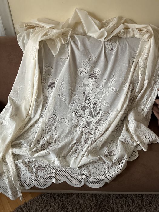 30 RON perdea 3 m X 2 m cu model floral