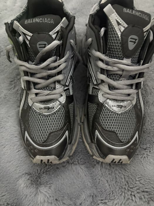 Balenciaga runners grey
