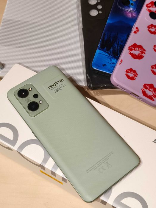 Realme GT2, 12GB RAM, 256GB Storage, 8xCores Snapdragon 888, AMOLED