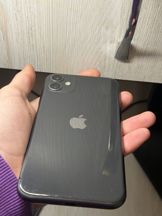 iPhone 11 65 гб телефон в хорошим состояние