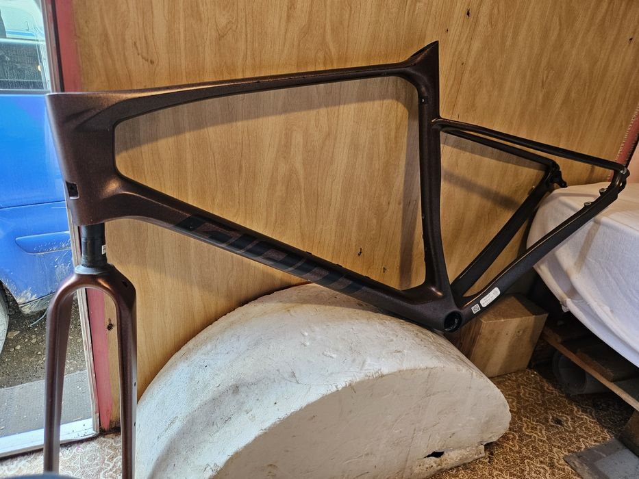 Cadru plus furcă din carbon