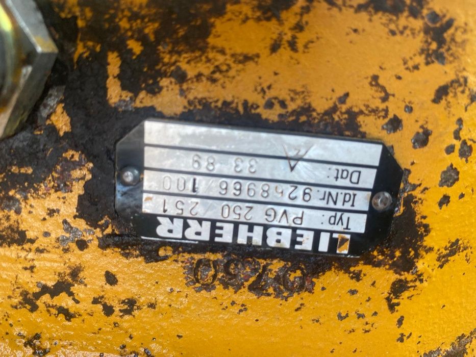 Reductor pompe pentru buldozer Liebherr