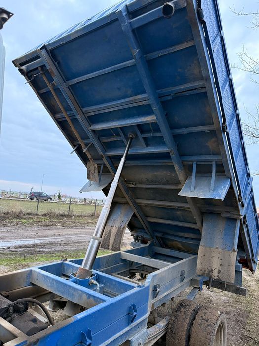 Mercedes camionetă basculanta