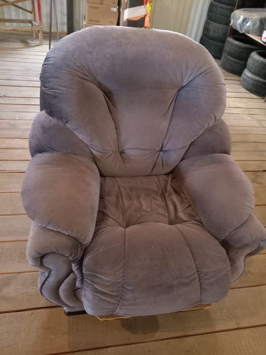 Кресла и диван продам