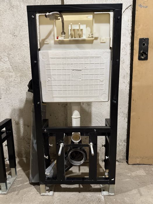 Свободностояща структура за вграждане за конзолна тоалетна