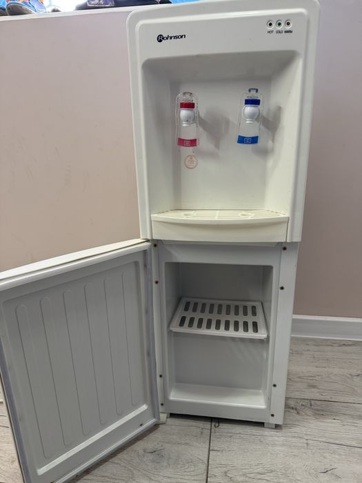 Диспенсър за вода с компресор Rohnson