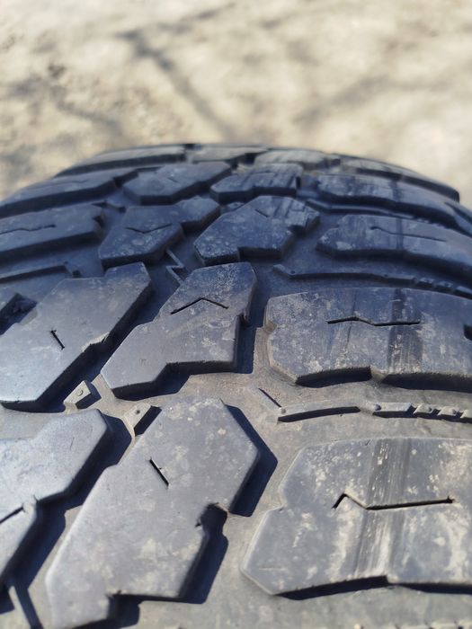 Продам комплект резины 265/70R16 MT