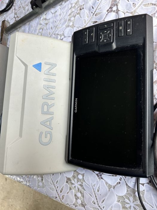 Garmin Striker Vivid 9SV + Сонда