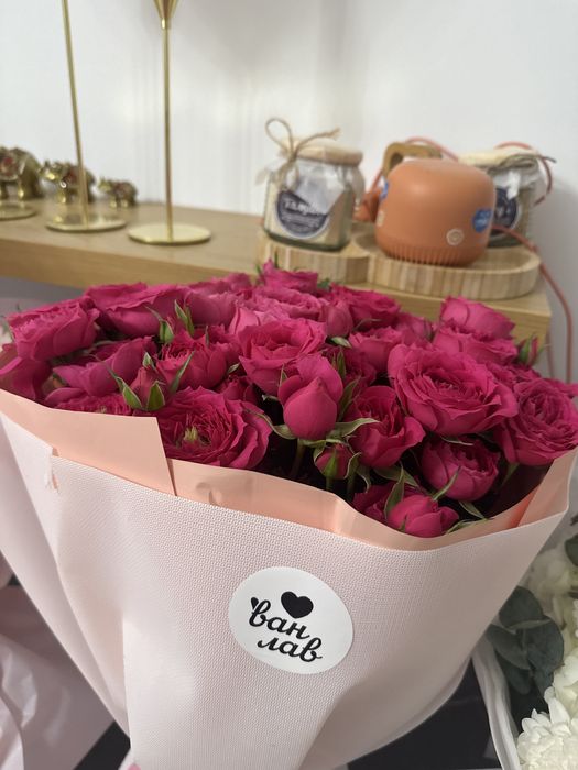 Букет кустовых роз