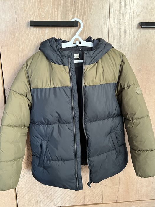 Продам куртку на мальчика весна