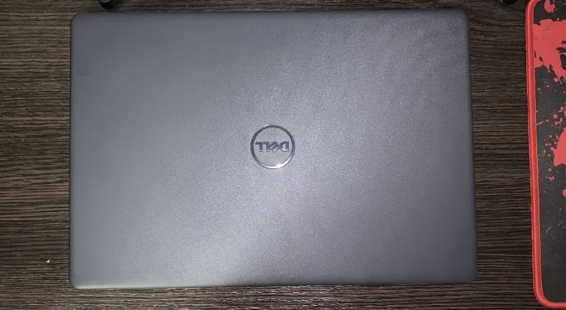 Laptop Dell Vostro 15 3000 8GB RAM complet nou